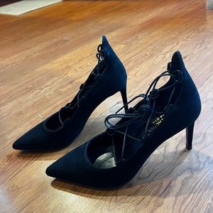 Saint Laurent Lace up pumps